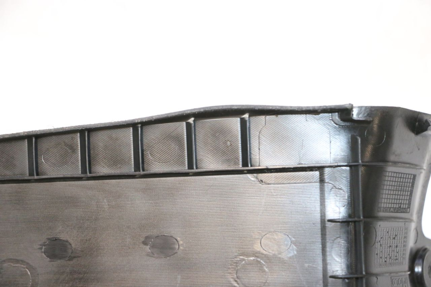 photo de CACHE BATTERIE PEUGEOT KISBEE 4T 50 (2023 - 2026) - Autre angle de vue
