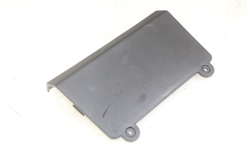 photo de CACHE BATTERIE KYMCO AGILITY 16+ 4T 50 (2018 - 2023)