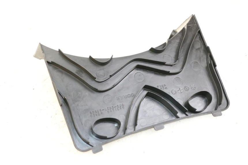 photo de CACHE BATTERIE KYMCO PEOPLE S 125 (2000 - 2008) - Détail de la pièce