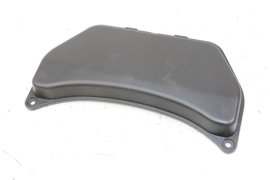 photo de CACHE BATTERIE PIAGGIO LIBERTY IGET 4T 50 (2021 - 2025) - Zoom état d’usage