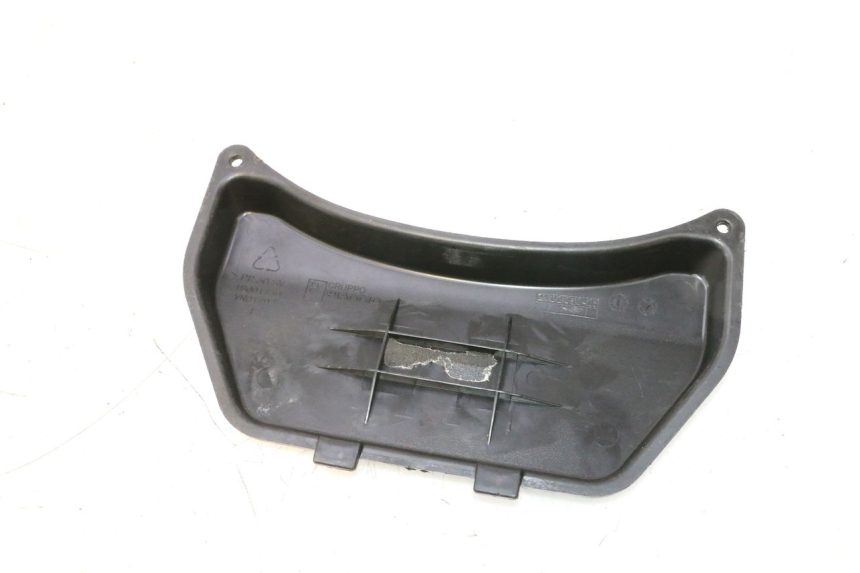 photo de CACHE BATTERIE PIAGGIO LIBERTY IGET 4T 50 (2021 - 2025) - Autre angle de vue