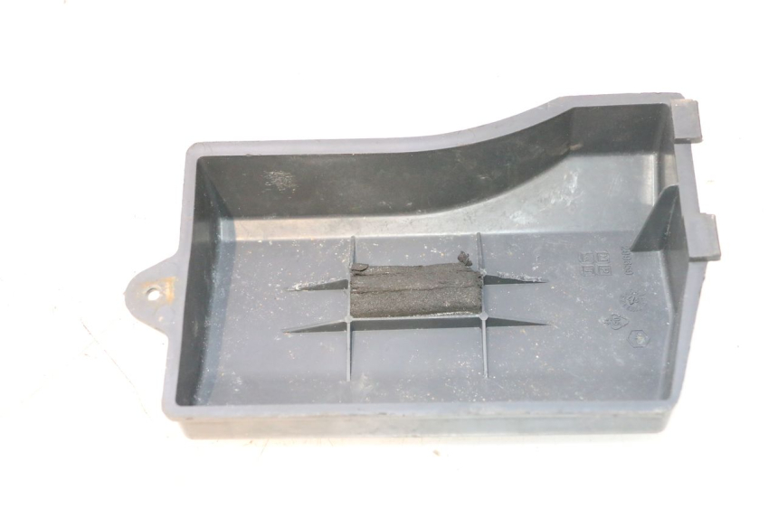 photo de CACHE BATTERIE PIAGGIO LIBERTY 50 (1998 - 2003) - Détail de la pièce