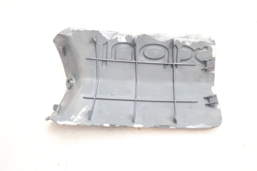 photo de CACHE BATTERIE PEUGEOT LUDIX ONE 50 (2004 - 2006) - Gros plan technique