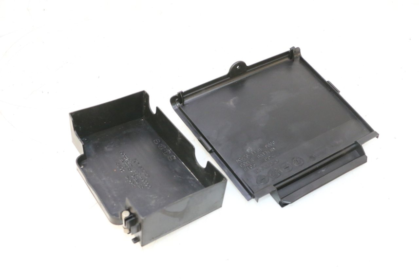 photo de CACHE BATTERIE KYMCO MOVIE S 125 (2009 - 2018) - Détail de la pièce
