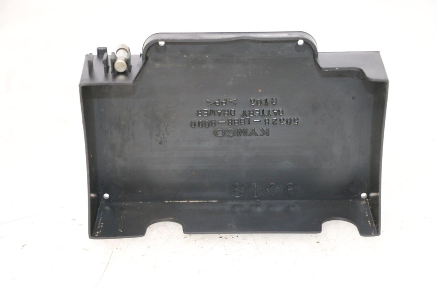 photo de CACHE BATTERIE KYMCO MOVIE S 125 (2009 - 2018) - Zoom composants
