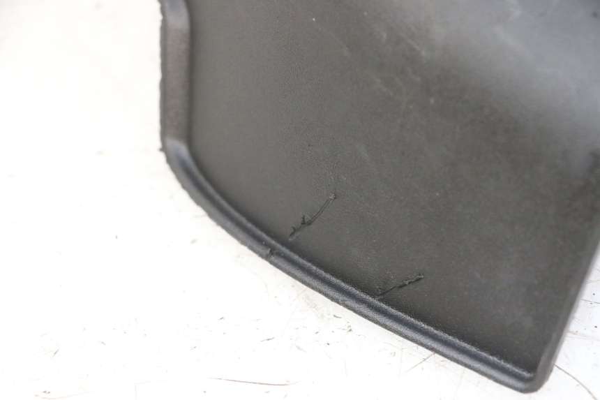 photo de CACHE BATTERIE PIAGGIO MP3 LT 400 (2007 - 2012)