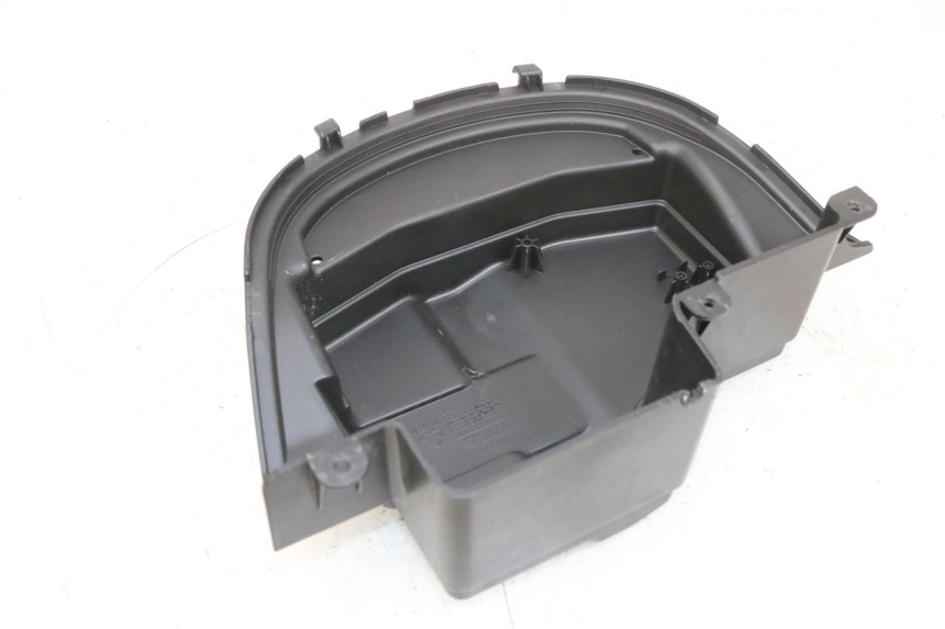 photo de CACHE BATTERIE PIAGGIO MP3 500 (2016 - 2018) - Autre angle de vue