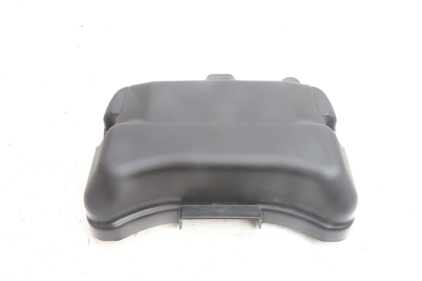 photo de CACHE BATTERIE YAMAHA N-MAX NMAX 125 (2021 - 2024) - Détail de la pièce