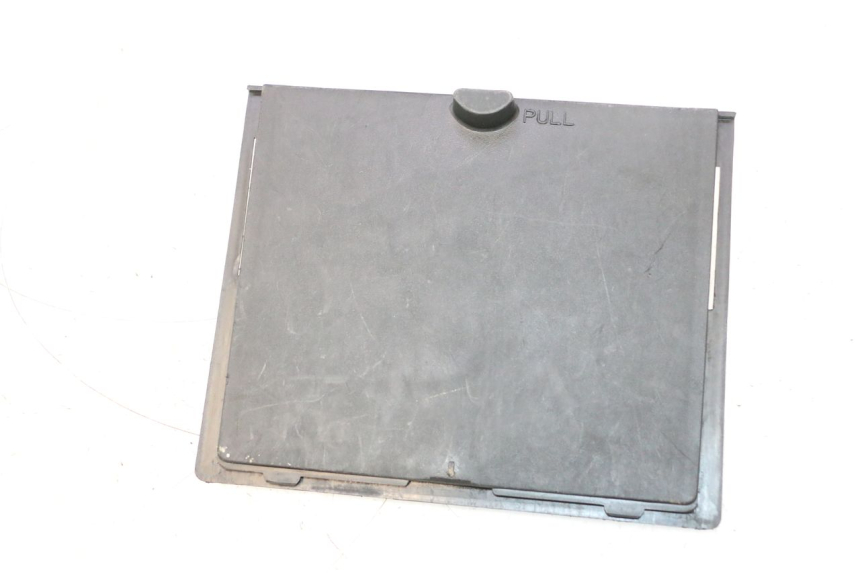 photo de CACHE BATTERIE KYMCO LIKE 4T 50 (2019 - 2025) - Zoom état d’usage