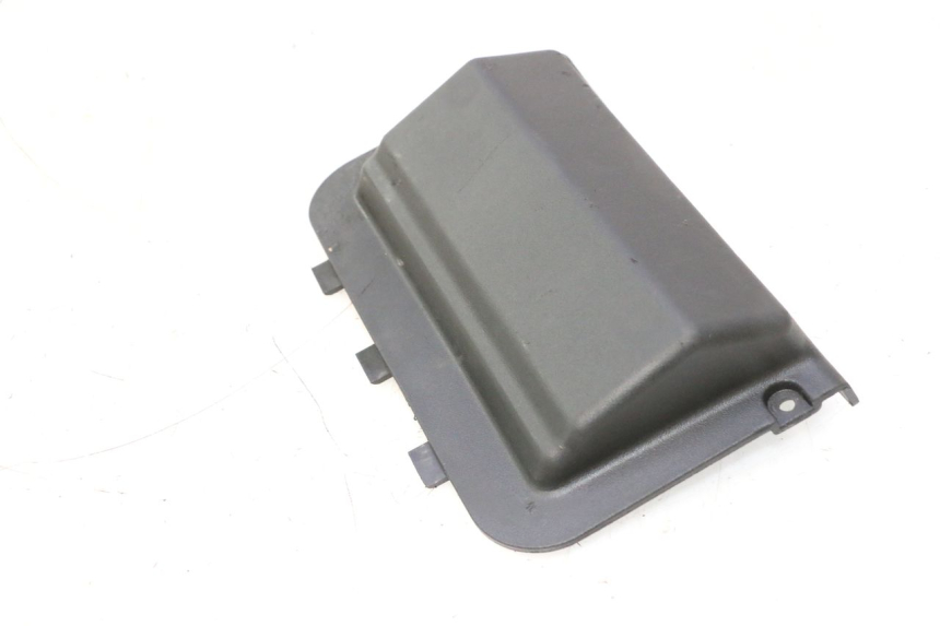 photo de CACHE BATTERIE PIAGGIO NEW TYPHOON 50 (2018 - 2021) - Zoom état d’usage