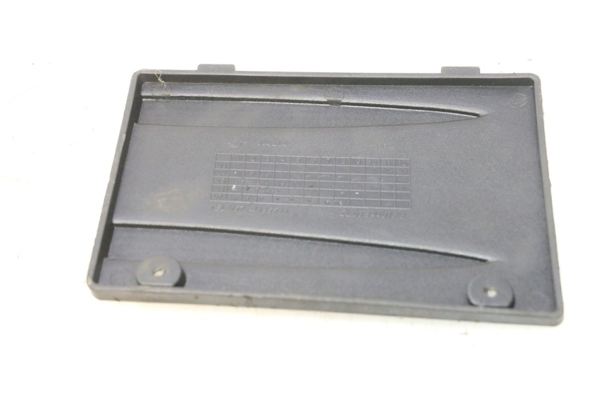 photo de CACHE BATTERIE JM MOTORS OLDIES 4T 50 (2020 - 2026) - Détail de la pièce