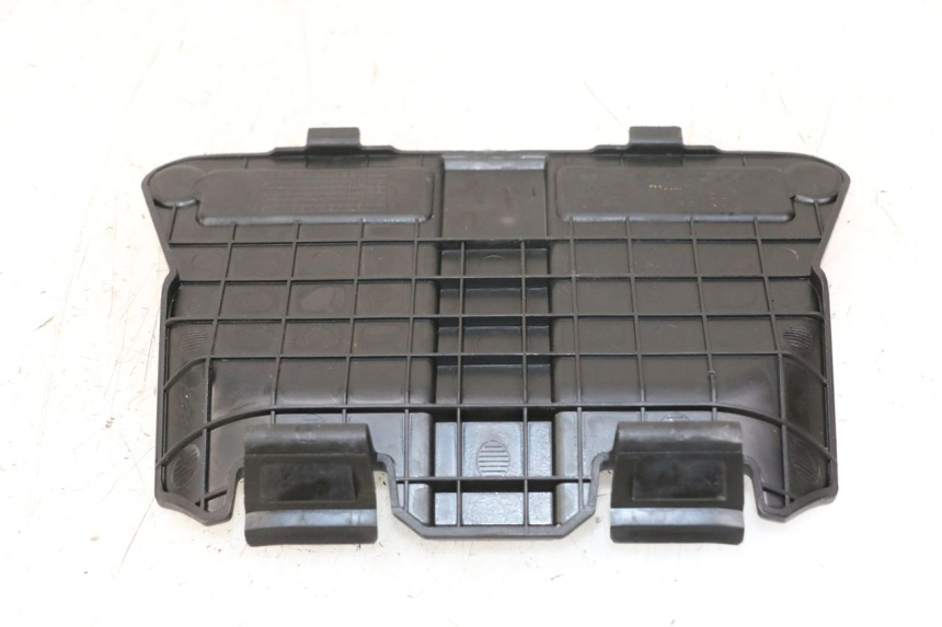 photo de CACHE BATTERIE HONDA PCX (JF57/JF64) 125 (2014 - 2018) - Zoom état d’usage