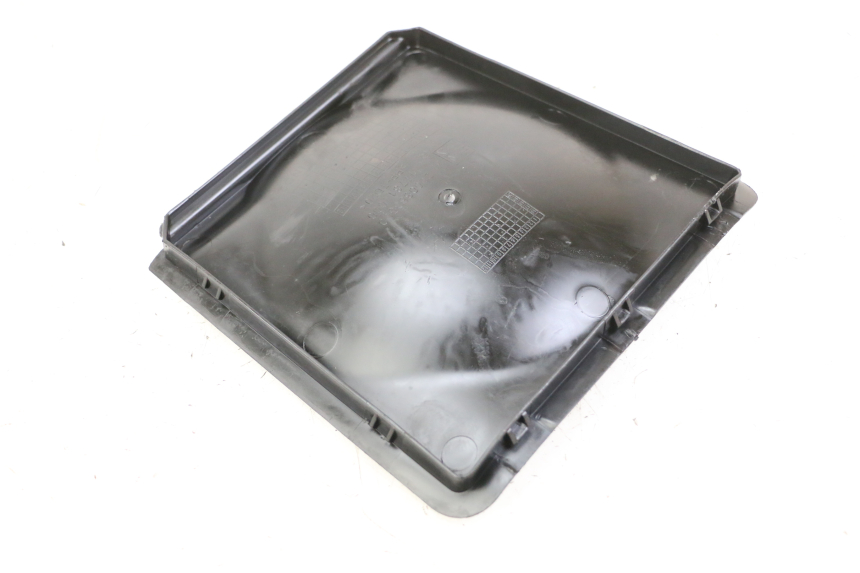 photo de CACHE BATTERIE PEUGEOT CITYSTAR 125 (2011 - 2017)