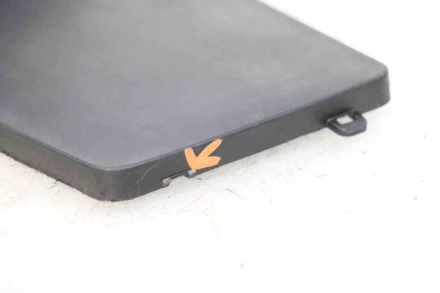 photo de CACHE BATTERIE PEUGEOT KISBEE 2T 50 (2010 - 2017)