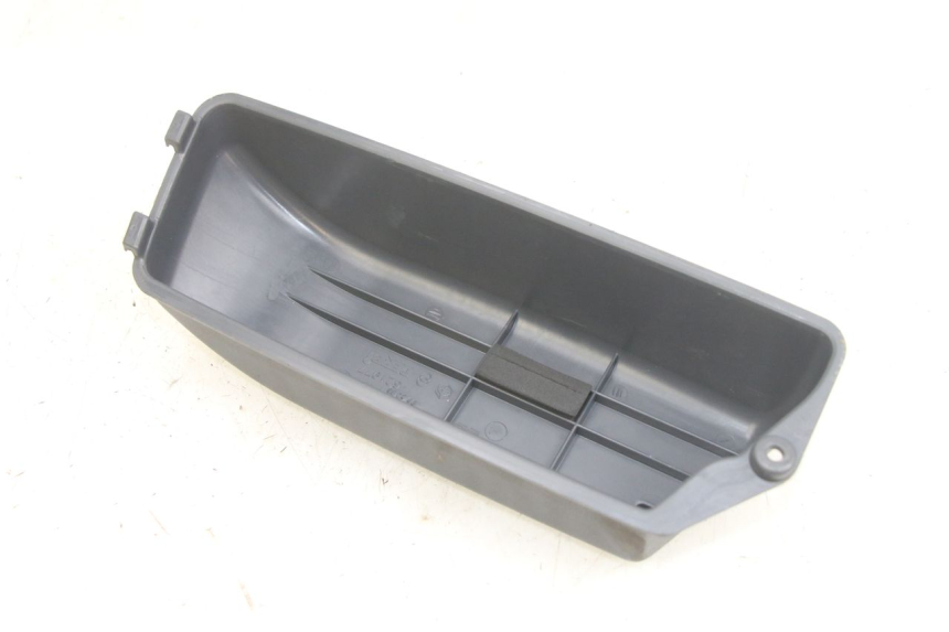 photo de CACHE BATTERIE PIAGGIO FLY 125 (2005 - 2012)
