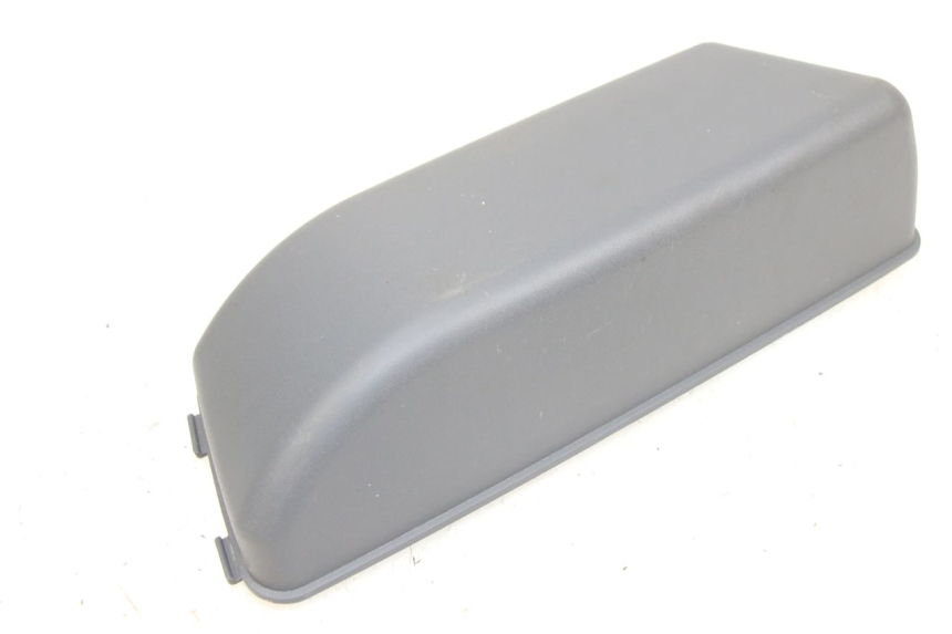 photo de CACHE BATTERIE PIAGGIO FLY 125 (2005 - 2012)
