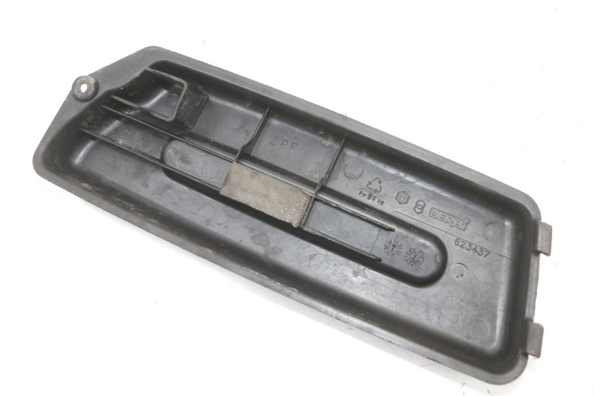 photo de CACHE BATTERIE PIAGGIO FLY 4T 50 (2004 - 2010)