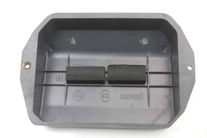 photo de CACHE BATTERIE PIAGGIO LIBERTY 4T 50 (2004 - 2008)