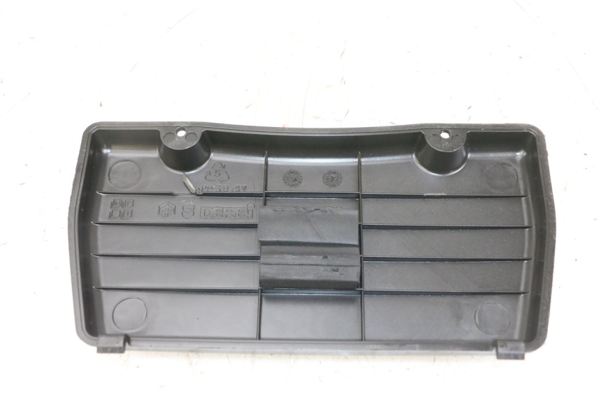 photo de CACHE BATTERIE PIAGGIO XEVO - X EVO 125 (2007 - 2016)