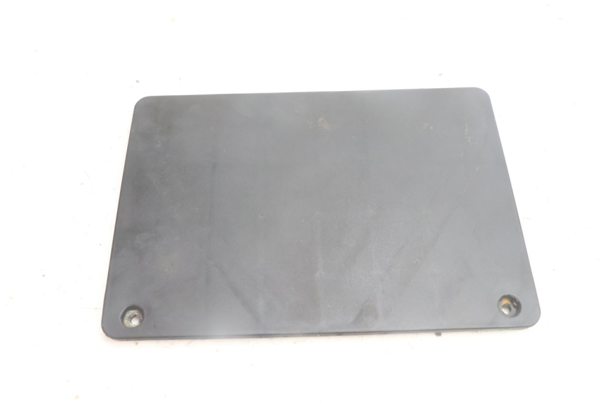 photo de CACHE BATTERIE JM MOTORS SANTANA EVO 50 (2024 - 2026) - Détail de la pièce