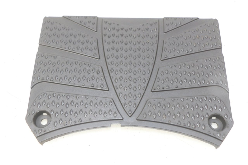 photo de CACHE BATTERIE SUZUKI SIXTEEN 125 (2008 - 2010) - Vue principale