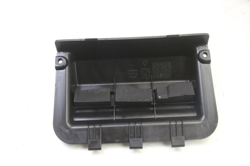 photo de CACHE BATTERIE APRILIA SR 2T 50 (2018 - 2022)