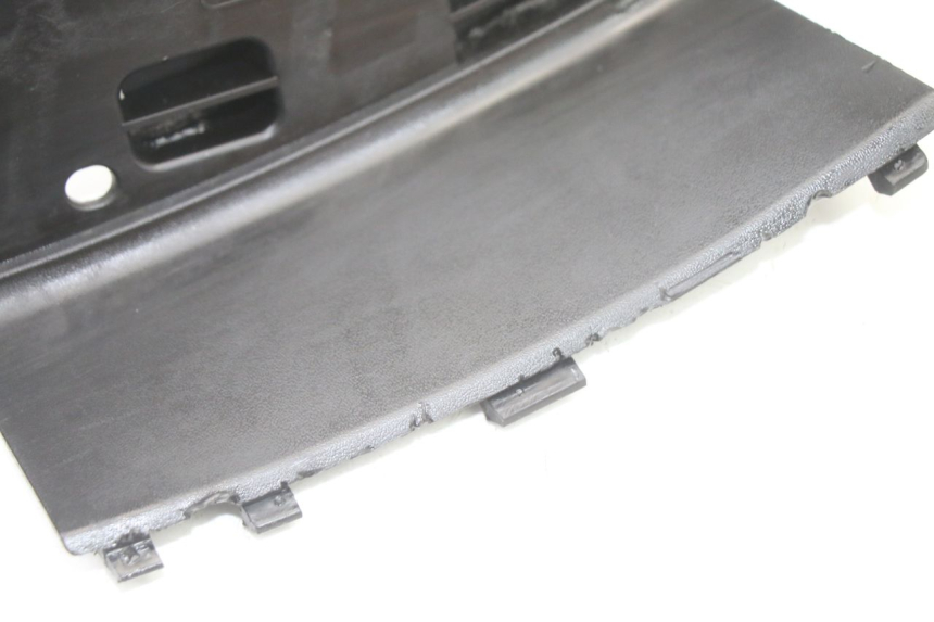 photo de CACHE BATTERIE SUZUKI BURGMAN 125 (2015 - 2017)