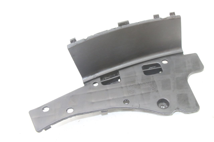 photo de CACHE BATTERIE SUZUKI BURGMAN 125 (2015 - 2017)