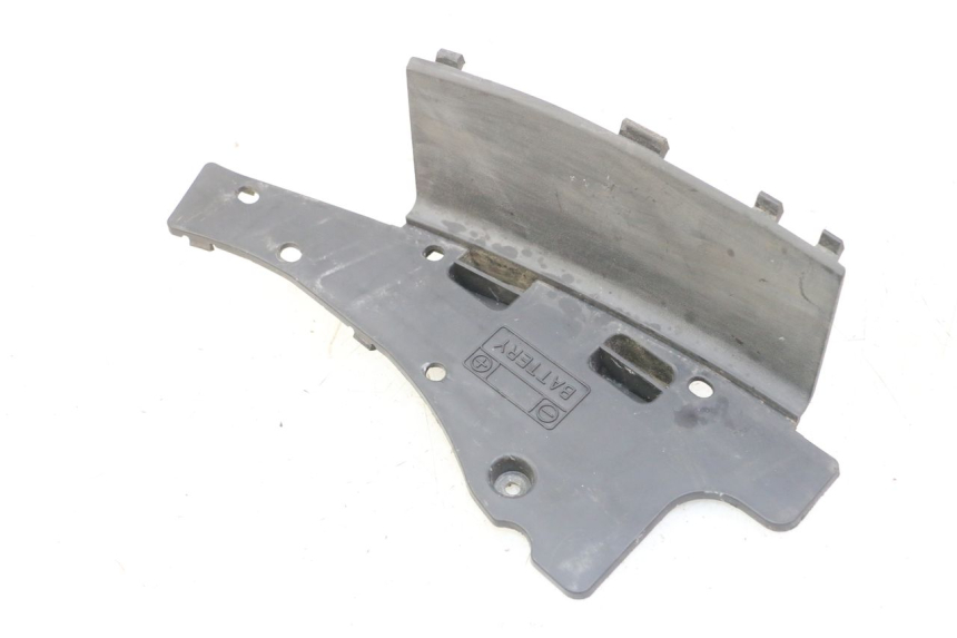 photo de CACHE BATTERIE SUZUKI BURGMAN 125 (2007 - 2014)