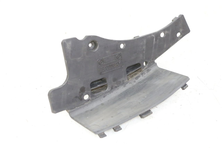photo de CACHE BATTERIE SUZUKI BURGMAN 125 (2007 - 2014)