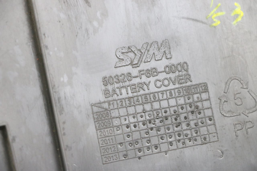 photo de CACHE BATTERIE SYM FIDDLE 3 III 125 (2014 - 2020)
