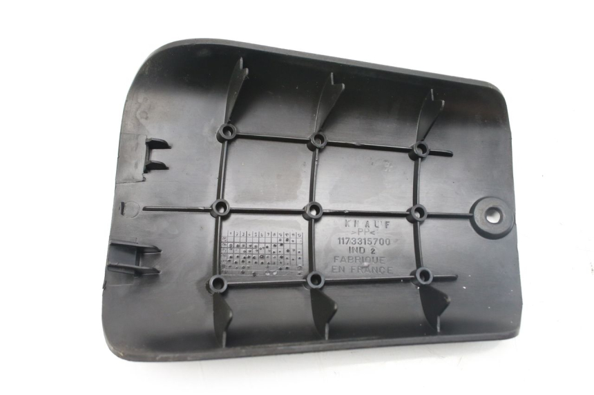 photo de CACHE BATTERIE PEUGEOT TKR TREKKER FURIOUS 50 (2005 - 2014) - Zoom état d’usage