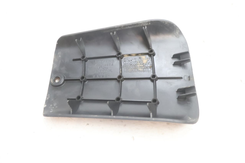 photo de CACHE BATTERIE PEUGEOT TKR TREKKER FURIOUS 50 (2005 - 2014) - Autre angle de vue