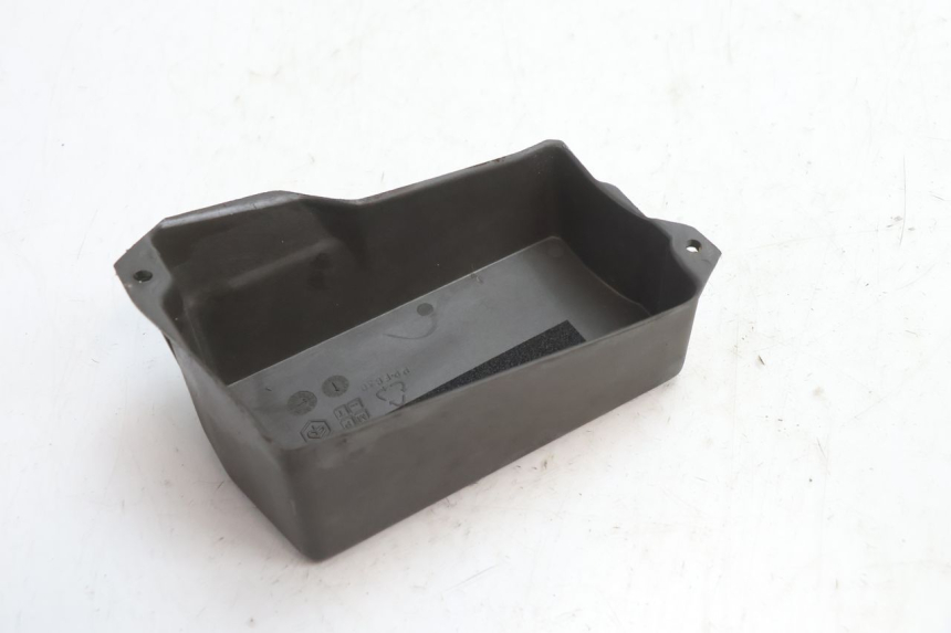 photo de CACHE BATTERIE PIAGGIO TYPHOON 50 (2000 - 2009) - Autre angle de vue