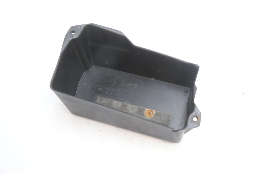 photo de CACHE BATTERIE PIAGGIO TYPHOON 50 (2000 - 2009) - Autre angle de vue