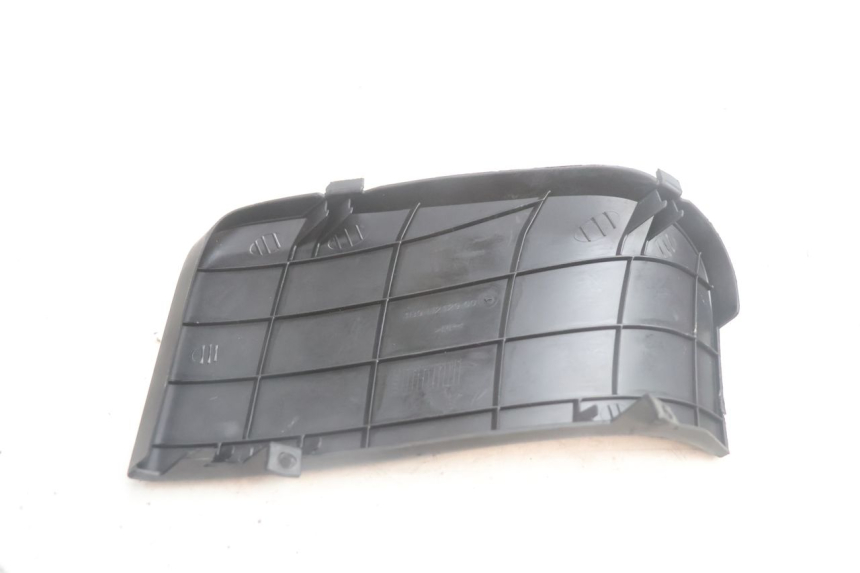 photo de CACHE BATTERIE YAMAHA XMAX X-MAX 125 (2006 - 2009) - Zoom état d’usage