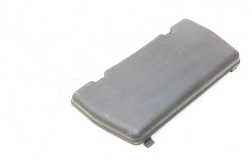 photo de CACHE BATTERIE PIAGGIO X8 STREET 125 (2006 - 2007) - Gros plan technique