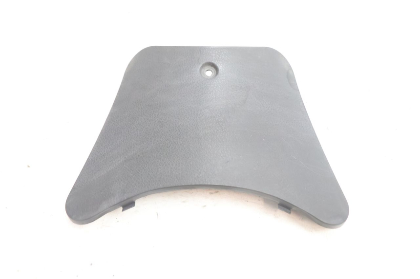 photo de CACHE BATTERIE YAMAHA YP MAJESTY 125 (2002 - 2006) - Détail de la pièce
