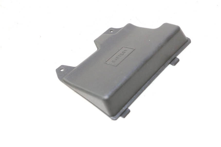 photo de CACHE BATTERIE PIAGGIO ZIP 2T 50 (2009 - 2019) - Zoom état d’usage