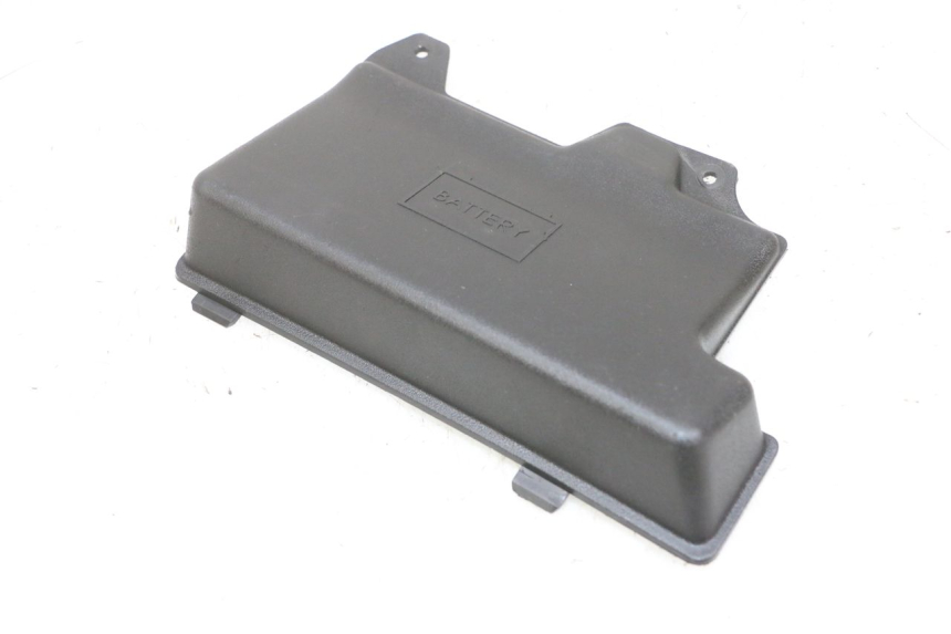 photo de CACHE BATTERIE PIAGGIO ZIP 4T 50 (2018 - 2020) - Zoom état d’usage