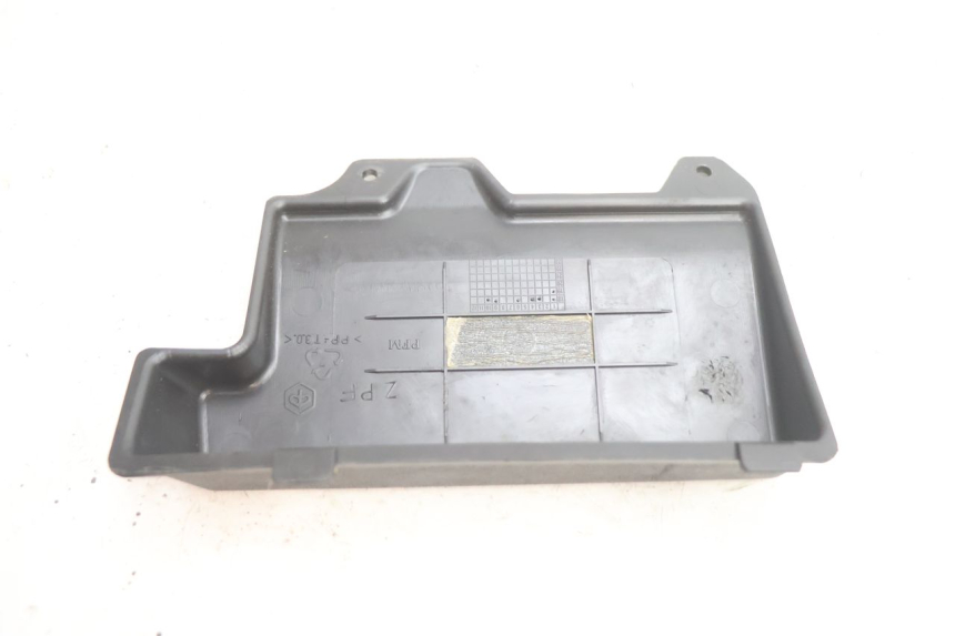 photo de CACHE BATTERIE PIAGGIO ZIP 4T 50 (2018 - 2020) - Vue d’ensemble