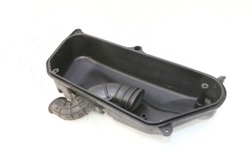 photo de CACHE BOITE AIR HONDA FES PANTHEON 125 (2003 - 2007) - Détail de la pièce