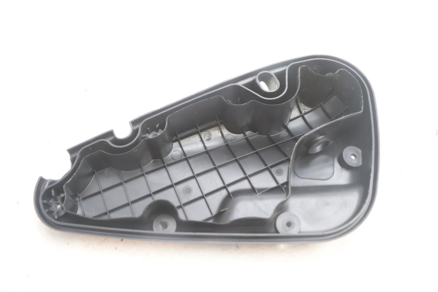 photo de CACHE BOITE AIR PIAGGIO LIBERTY 50 (1998 - 2003) - Points de fixation