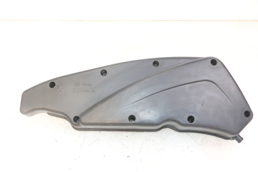 photo de CACHE BOITE AIR PEUGEOT SATELIS 125 (2013 - 2018)