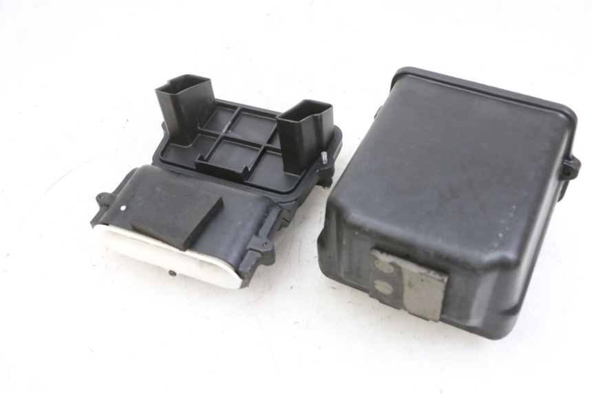 photo de CACHE BOITE AIR KAWASAKI ZR 7 750 (1999 - 2001) - Zoom état d’usage