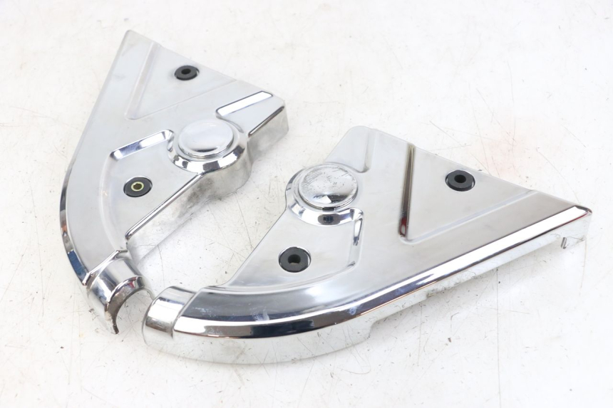 photo de Side frame cover HYOSUNG GV AQUILA 125 (2000 - 2004) - Points de fixation