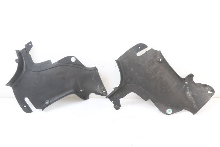 photo de CACHE CHASSIS LATERAL BMW C1 125 (2000 - 2003)