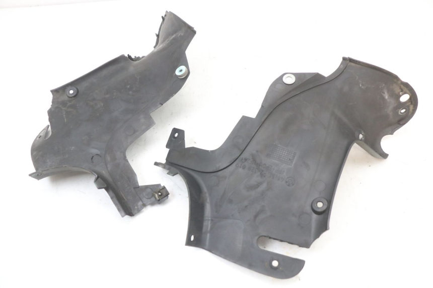 photo de CACHE CHASSIS LATERAL BMW C1 125 (2000 - 2003)