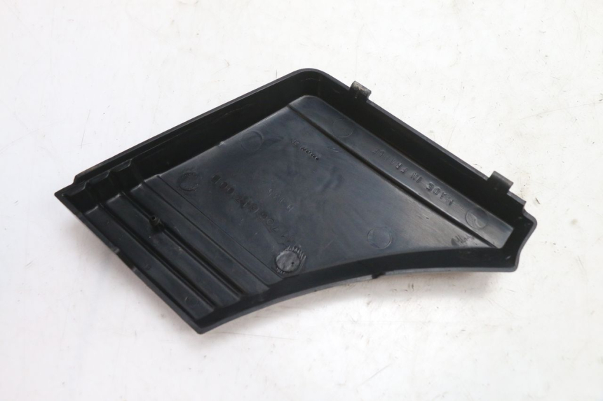 photo de CACHE CHASSIS LATERAL DROIT PEUGEOT 103 SPX CLIP 50 (1989 - 1992) - Zoom état d’usage