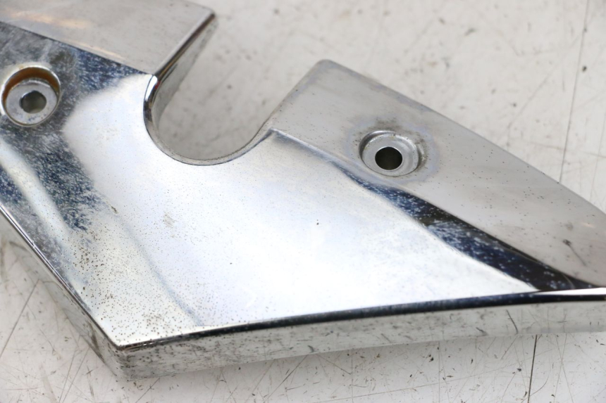 photo de Right side lateral frame cover HYOSUNG GV AQUILA 125 (2000 - 2004) - Zoom état d’usage